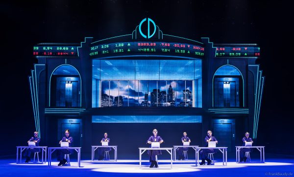 HOLIDAY ON ICE präsentiert mit CINEMA OF DREAMS großes Kino auf dem Eis