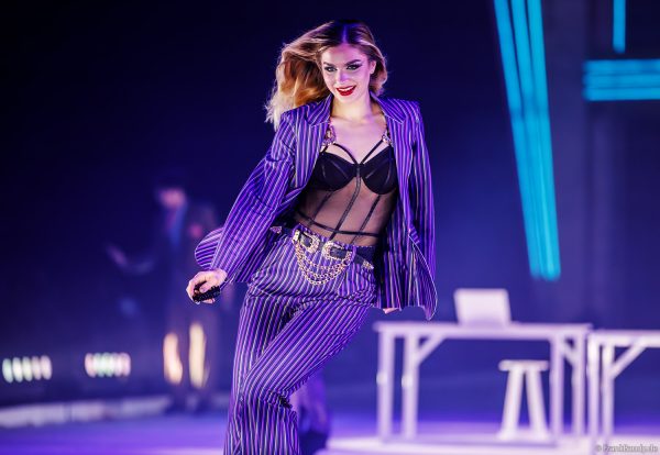 HOLIDAY ON ICE präsentiert mit CINEMA OF DREAMS großes Kino auf dem Eis