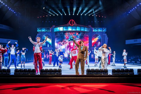 HOLIDAY ON ICE präsentiert mit CINEMA OF DREAMS großes Kino auf dem Eis