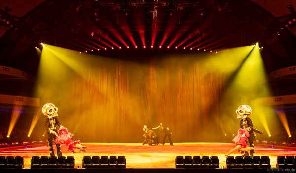 HOLIDAY ON ICE präsentiert mit CINEMA OF DREAMS großes Kino auf dem Eis