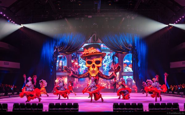 HOLIDAY ON ICE präsentiert mit CINEMA OF DREAMS großes Kino auf dem Eis