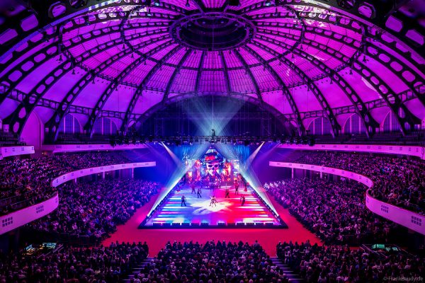 CINEMA OF DREAMS in der Frankfurter Festhalle zeigt filmreife Inszenierungen und dynamischen Eiskunstlauf