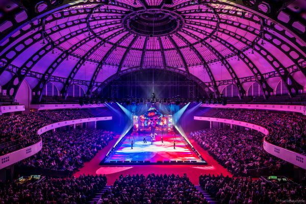 CINEMA OF DREAMS in der Frankfurter Festhalle zeigt filmreife Inszenierungen und dynamischen Eiskunstlauf
