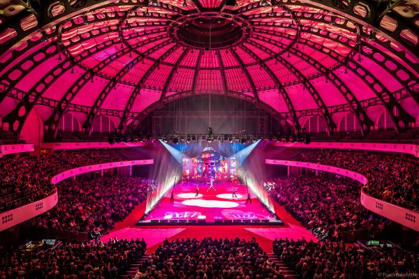 CINEMA OF DREAMS in der Frankfurter Festhalle zeigt filmreife Inszenierungen und dynamischen Eiskunstlauf