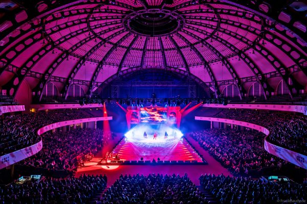 HOLIDAY ON ICE präsentiert mit CINEMA OF DREAMS großes Kino auf dem Eis