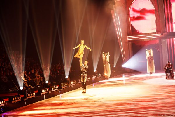 HOLIDAY ON ICE präsentiert mit CINEMA OF DREAMS großes Kino auf dem Eis