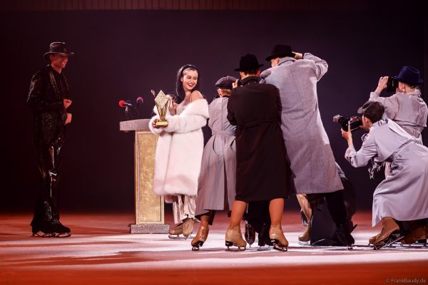 HOLIDAY ON ICE präsentiert mit CINEMA OF DREAMS großes Kino auf dem Eis