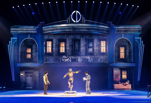 HOLIDAY ON ICE präsentiert mit CINEMA OF DREAMS großes Kino auf dem Eis