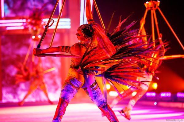 CINEMA OF DREAMS – cineastische Szenen und opulente Kostüme auf der Eisfläche