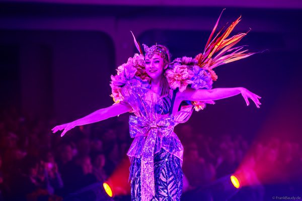 CINEMA OF DREAMS – cineastische Szenen und opulente Kostüme auf der Eisfläche