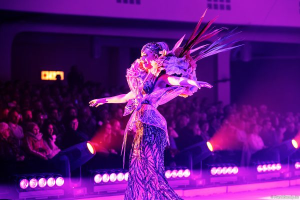 CINEMA OF DREAMS – cineastische Szenen und opulente Kostüme auf der Eisfläche
