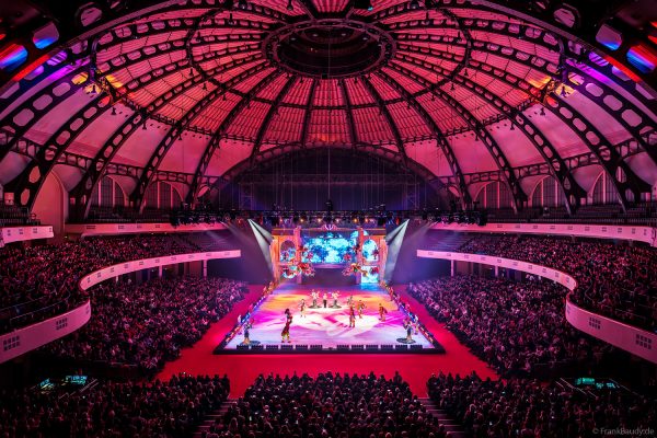 Emotionales Finale von CINEMA OF DREAMS bei HOLIDAY ON ICE