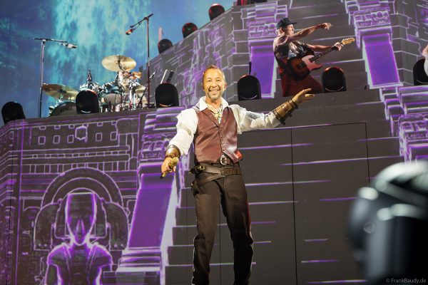 DJ BoBo – The Great Adventure Weltpremiere mit beeindruckender Live-Show, Licht- und Bühneneffekten