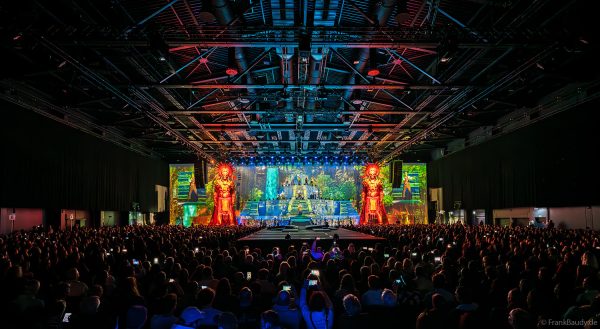 DJ BoBo – The Great Adventure Weltpremiere mit beeindruckender Live-Show, Licht- und Bühneneffekten