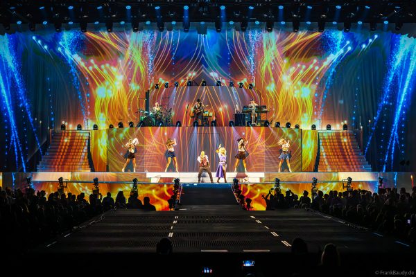 DJ BoBo – The Great Adventure Weltpremiere mit beeindruckender Live-Show, Licht- und Bühneneffekten