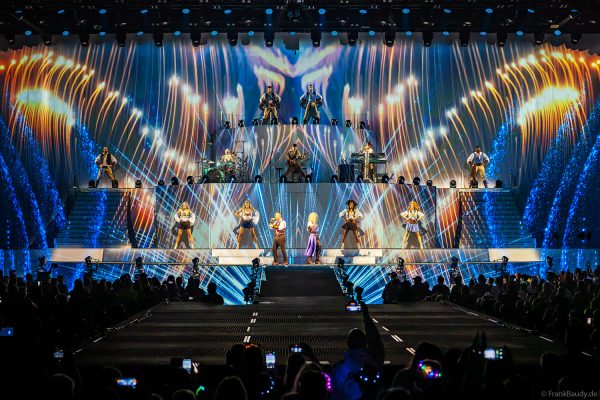 DJ BoBo – The Great Adventure Weltpremiere mit beeindruckender Live-Show, Licht- und Bühneneffekten