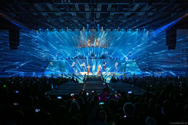 DJ BoBo – The Great Adventure Weltpremiere mit beeindruckender Live-Show, Licht- und Bühneneffekten