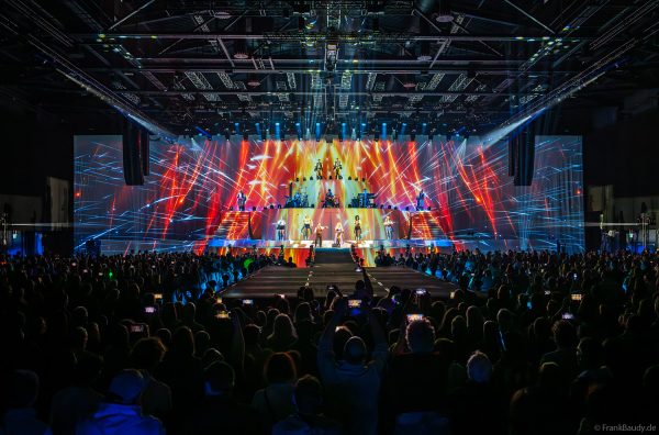 DJ BoBo – The Great Adventure Weltpremiere mit beeindruckender Live-Show, Licht- und Bühneneffekten