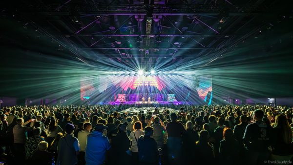 DJ BoBo – The Great Adventure Weltpremiere mit beeindruckender Live-Show, Licht- und Bühneneffekten