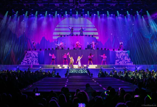 DJ BoBo – The Great Adventure Weltpremiere mit beeindruckender Live-Show, Licht- und Bühneneffekten