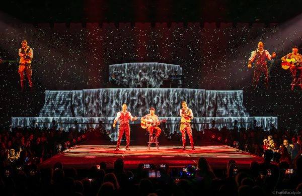 DJ BoBo, Andreas Sigrist und Jesse Ritch beim Konzert von DJ BoBo – THE GREAT ADVENTURE im Europa-Park