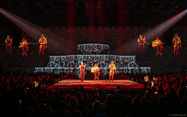 DJ BoBo, Andreas Sigrist und Jesse Ritch beim Konzert von DJ BoBo – THE GREAT ADVENTURE im Europa-Park