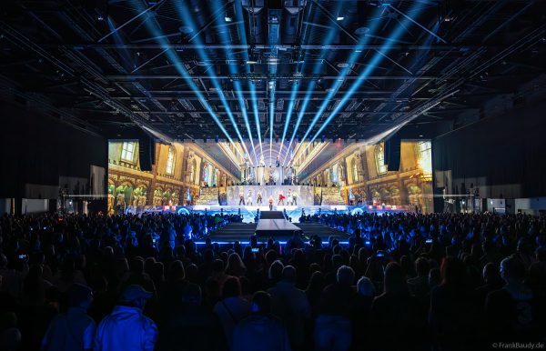DJ BoBo – The Great Adventure Weltpremiere mit beeindruckender Live-Show, Licht- und Bühneneffekten