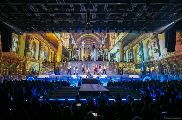 DJ BoBo – The Great Adventure Weltpremiere mit beeindruckender Live-Show, Licht- und Bühneneffekten
