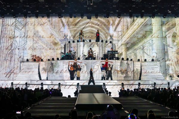 DJ BoBo – The Great Adventure Weltpremiere mit beeindruckender Live-Show, Licht- und Bühneneffekten