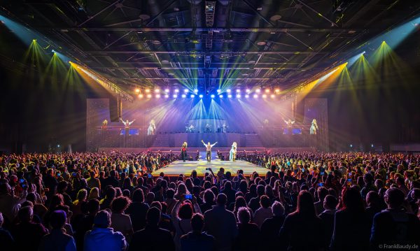 Kate Matl, DJ BoBo und Nancy Baumann bei der neuen Show THE GREAT ADVENTURE