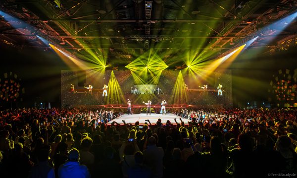 Kate Matl, DJ BoBo und Nancy Baumann bei der neuen Show THE GREAT ADVENTURE