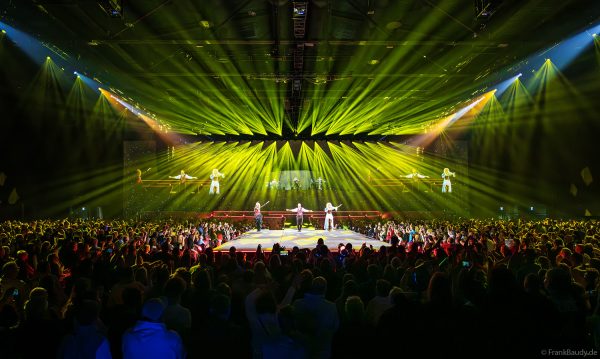 Kate Matl, DJ BoBo und Nancy Baumann bei der neuen Show THE GREAT ADVENTURE