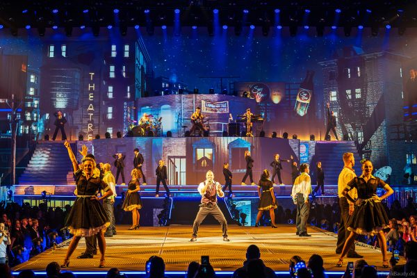 Auftritt der jungen Talente aus der TALENT ACADEMY Europa-Park beim Konzert von DJ BoBo – The Great Adventure