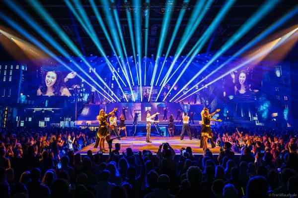 Auftritt der jungen Talente aus der TALENT ACADEMY Europa-Park beim Konzert von DJ BoBo – The Great Adventure