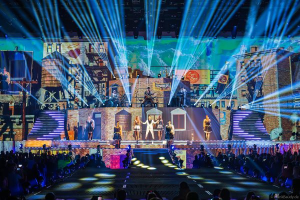DJ BoBo – The Great Adventure Weltpremiere mit beeindruckender Live-Show, Licht- und Bühneneffekten