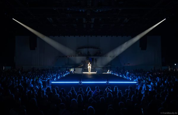 DJ BoBo – The Great Adventure Weltpremiere mit beeindruckender Live-Show, Licht- und Bühneneffekten