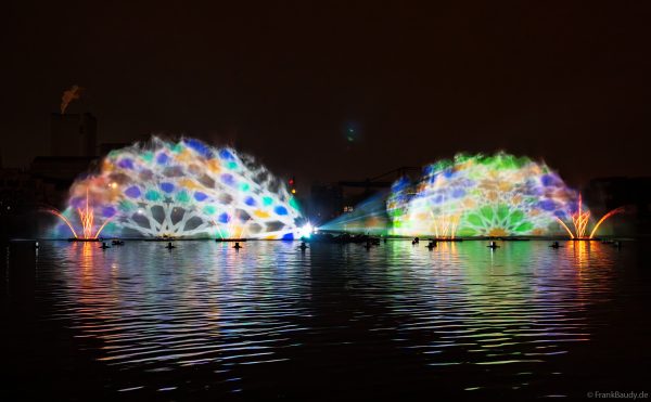 Animierte Water Screens und farbenreiche Effekte bei der Jubiläumsshow von CroisiEurope in Straßburg