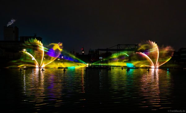 Water Screens mit animierten Projektionen bei der CroisiEurope Jubiläumsfeier in Straßburg – 50 Jahre Flusskreuzfahrt