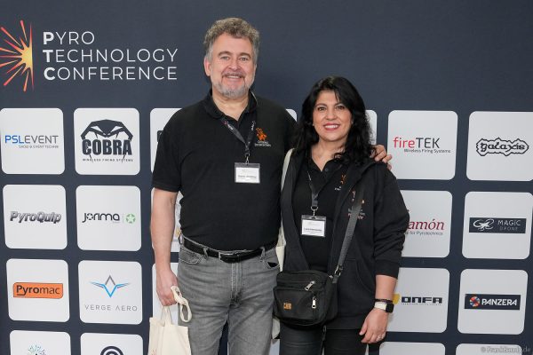 Pyro Technology Conference 2026 – Besucher & Gäste an der Logowand