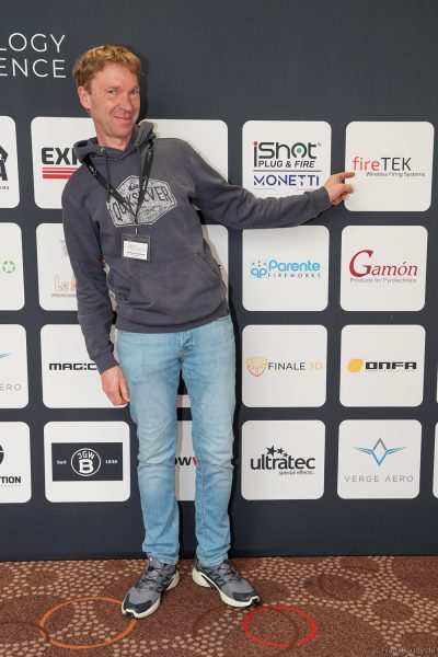 Pyro Technology Conference 2026 – Besucher & Gäste an der Logowand