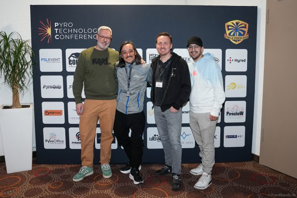 Pyro Technology Conference 2026 – Besucher & Gäste an der Logowand