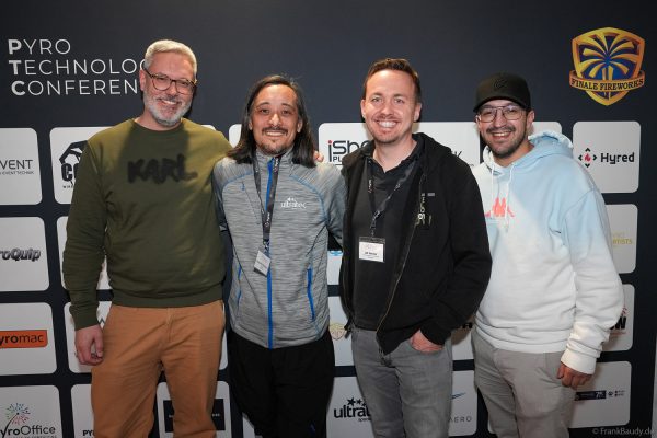 Pyro Technology Conference 2026 – Besucher & Gäste an der Logowand