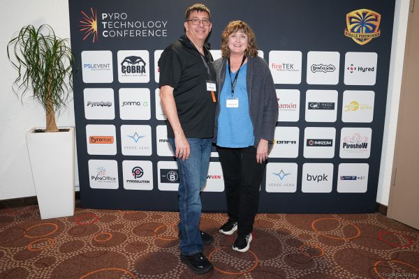 Pyro Technology Conference 2026 – Besucher & Gäste an der Logowand