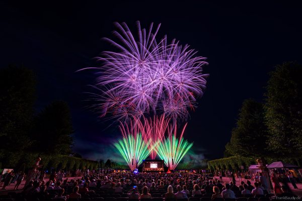 Schloss in Flammen mit Feuerwerk 2026 in Schwetzingen