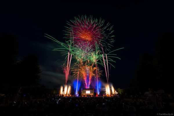 Schloss in Flammen mit Feuerwerk 2026 in Schwetzingen