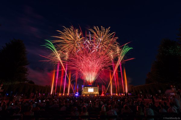 Schloss in Flammen mit Feuerwerk 2026 in Schwetzingen