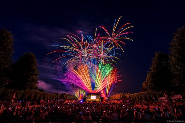Schloss in Flammen mit Feuerwerk 2026 in Schwetzingen