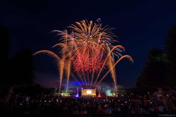 Schloss in Flammen mit Feuerwerk 2026 in Schwetzingen