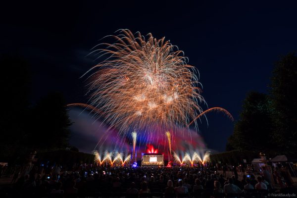 Schloss in Flammen mit Feuerwerk 2026 in Schwetzingen
