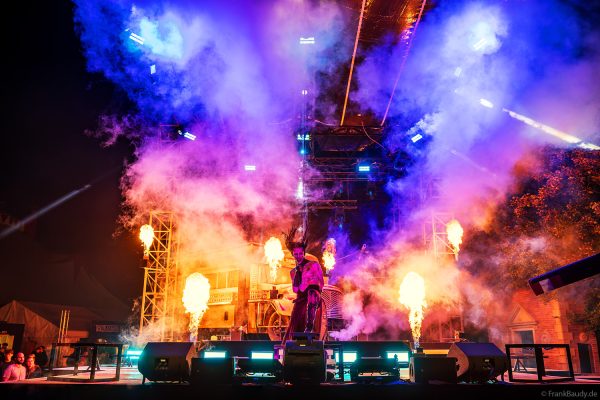 Cadaverous Black mit feuriger Show bei TRAUMATICA 2026